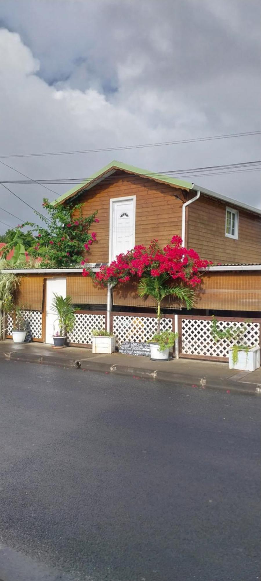 Le Cosy Bungalow De Lili / 5Min De L'Aeroport Les Abymes Exterior photo